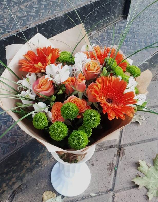 Букет цветов из: Герберы, Хризантемы, Альстромерии и Розы в Уве