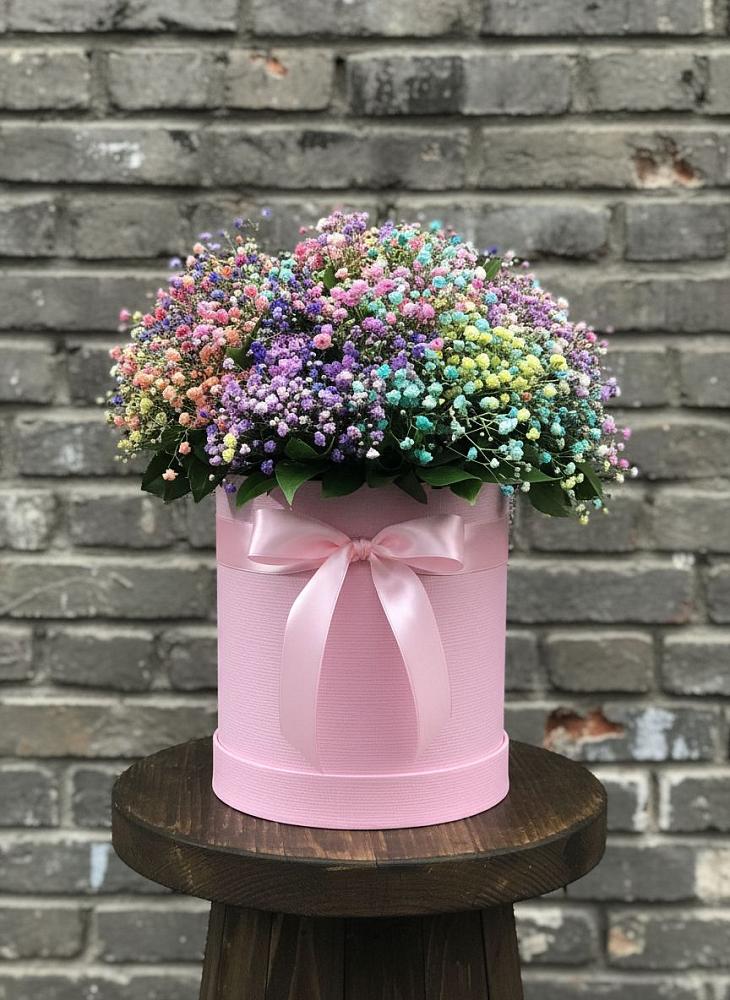 Цветочная композиция из Гипсофила и Розы в шляпной коробке в Уве