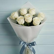 Букет 7 Белых роз Эдлесс Лав в Уве
