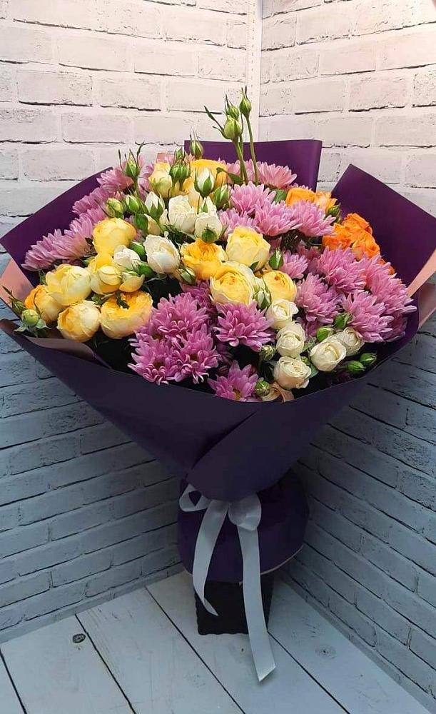 Букет цветов из: Хризантемы и Розы в Уве