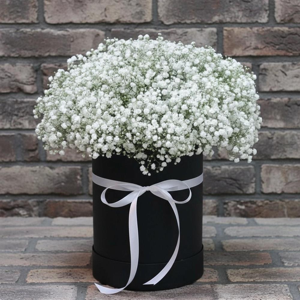 Цветочная композиция из Гипсофила в шляпной коробке в Уве