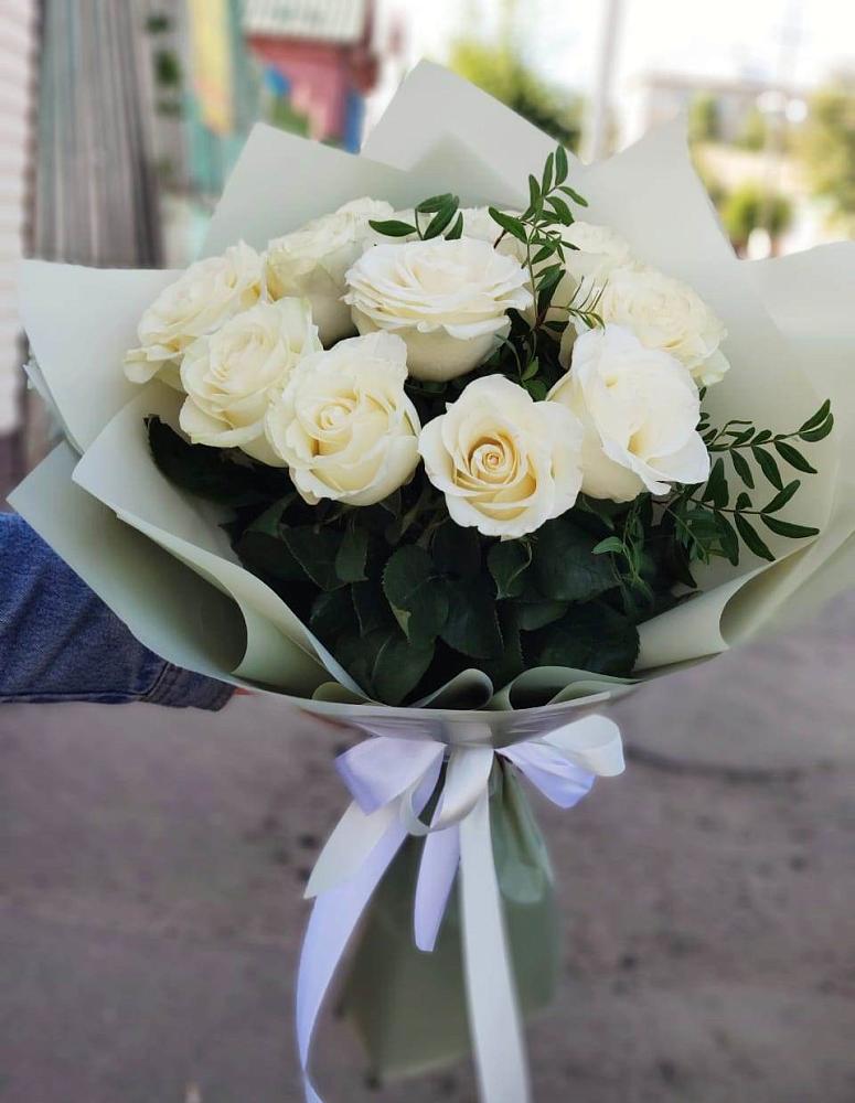 Букет Белые розы Проуд в Уве