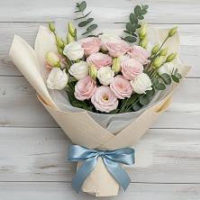 Букет цветов из:  Лизиантусы в Уве