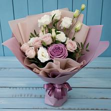 Букет цветов из:  Розы и Лизиантусы в Уве