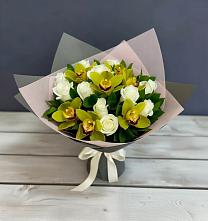 Букет цветов из:  Орхидеи и Розы в Уве