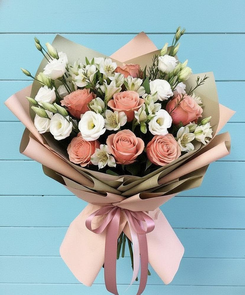 Букет цветов из: Розы, Альстромерии и Лизиантусы в Уве