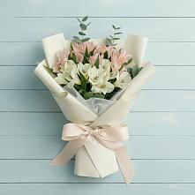 Букет цветов из:  Альстромерии в Уве