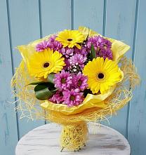 Букет цветов из:  Хризантемы и Герберы в Уве