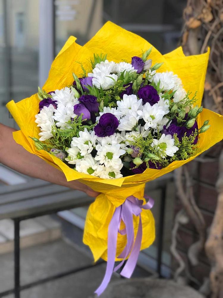 Букет цветов из: Ирисы, Хризантемы и Ромашки в Уве