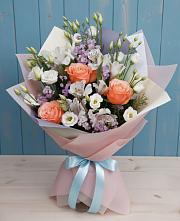 Букет цветов из:  Лизиантусы, Розы, Альстромерии и Гипсофила в Уве
