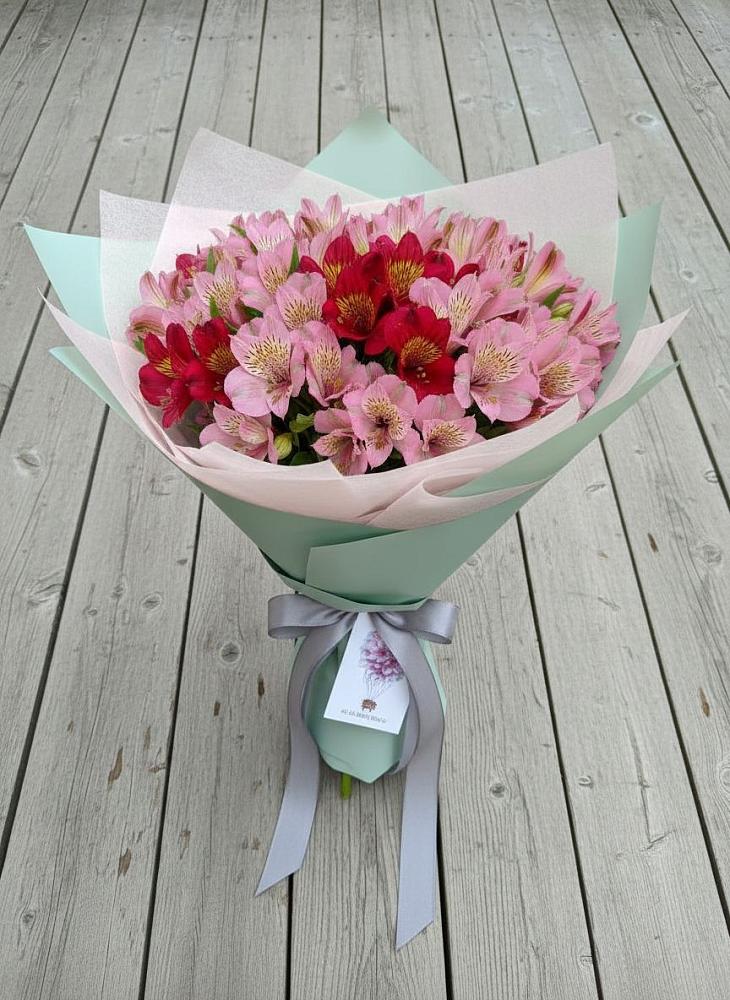 Букет цветов из: Альстромерии в Уве