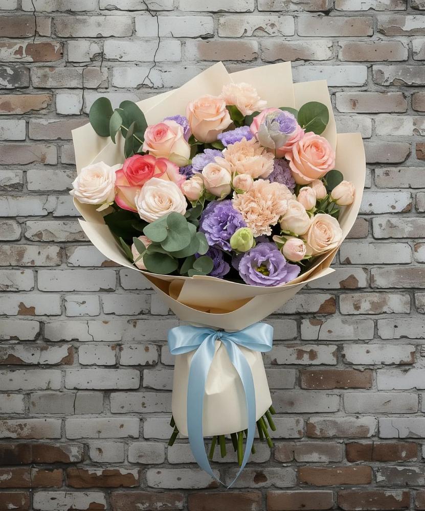 Букет цветов из: Розы, Лизиантусы и Гвоздики в Уве