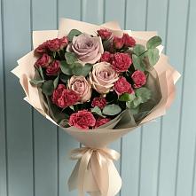 Букет цветов из:  Гвоздики и Розы в Уве