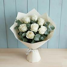 Букет Белые розы в Эвкалипте в Уве