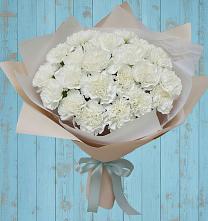 Букет цветов из:  Гвоздики в Уве