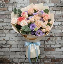 Букет цветов из:  Розы, Лизиантусы и Гвоздики в Уве