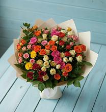 Букет Микс из разноцветных кустовых роз в Уве