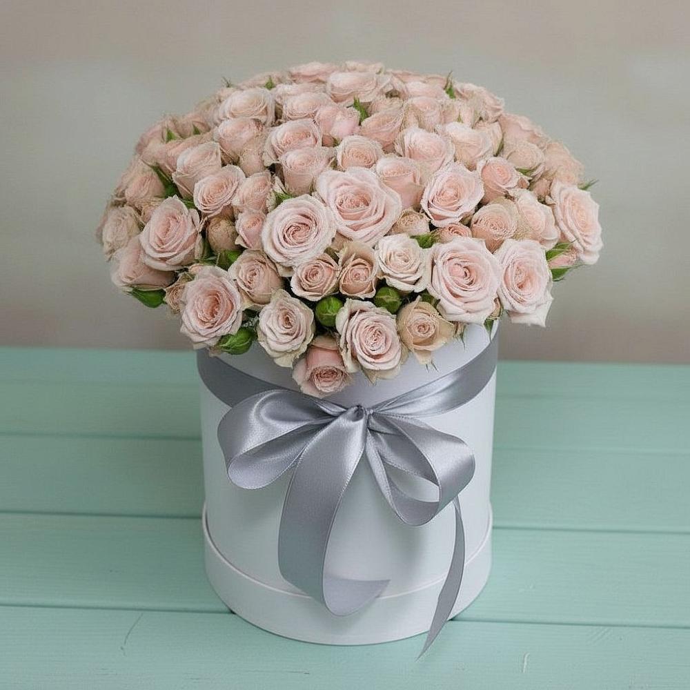 Цветочная композиция из Розы в шляпной коробке в Уве